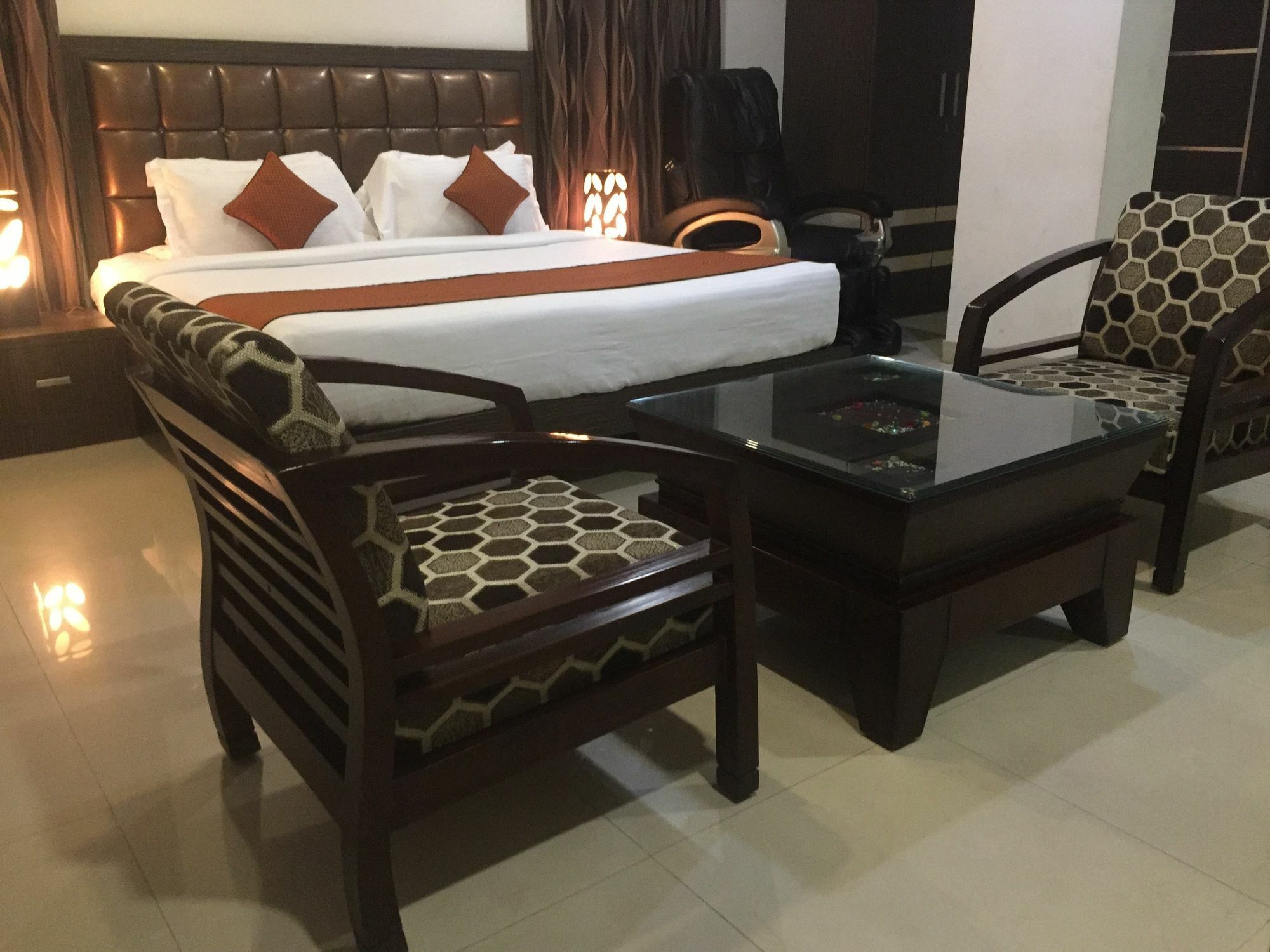 Genx Le Crescent Ghaziabad Hotel Exterior photo