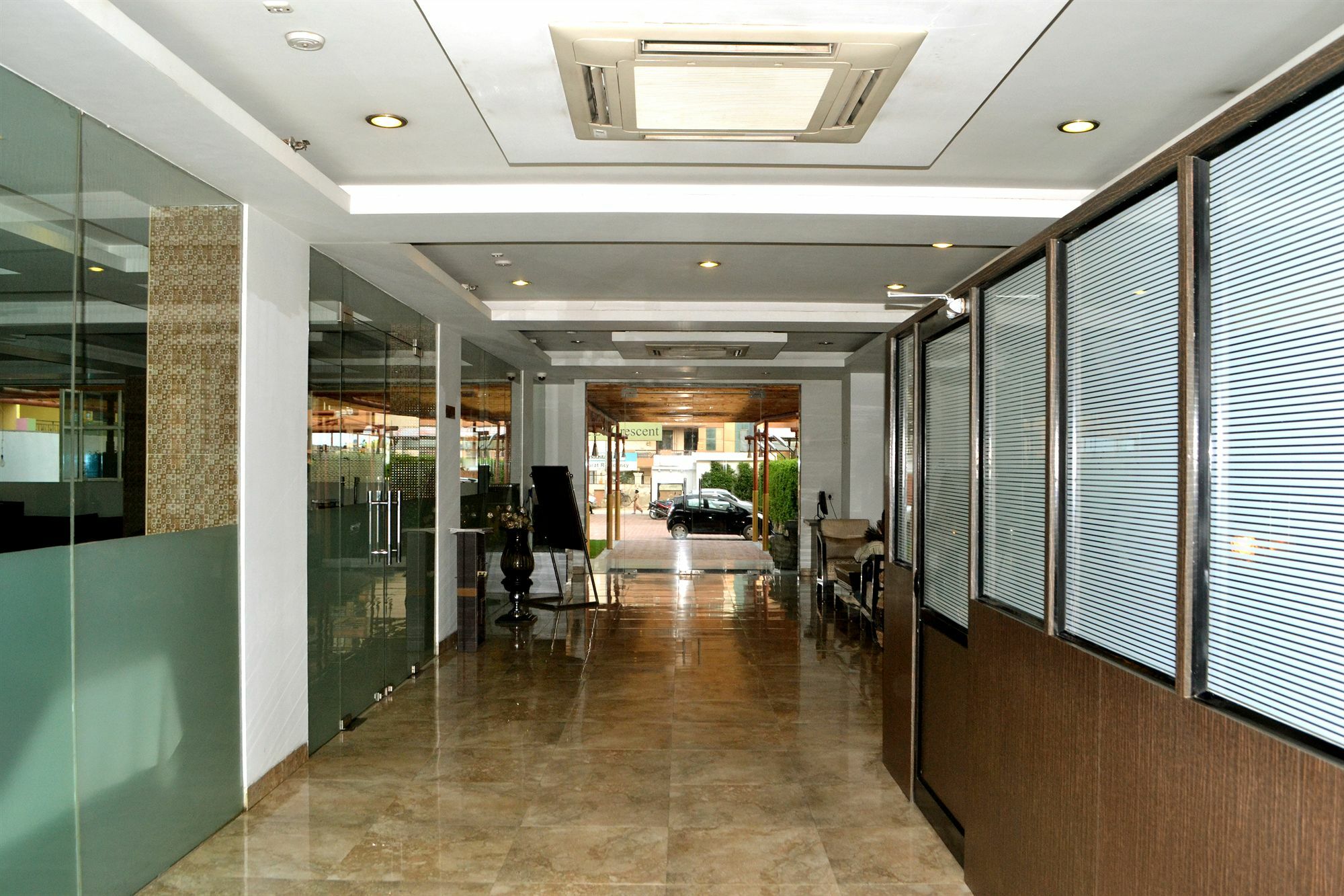 Genx Le Crescent Ghaziabad Hotel Exterior photo